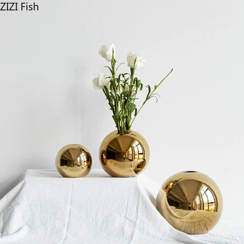 Vaso Decorativo Esférico Dourado em Cerâmica