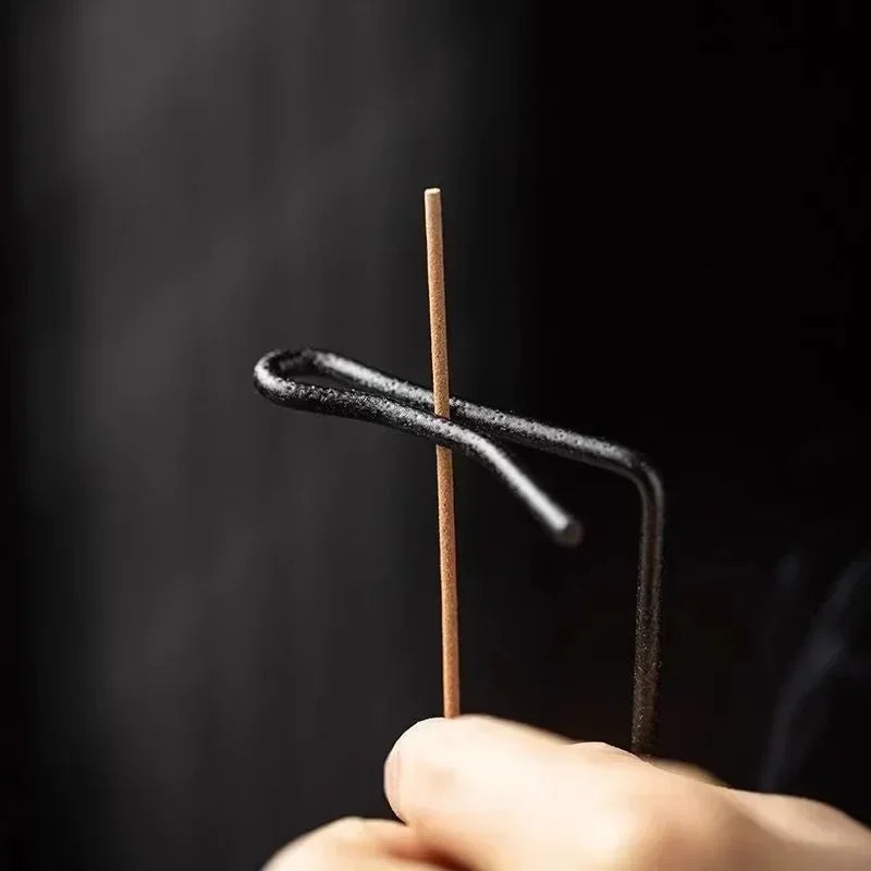 Porta-Incenso Invertido Criativo em Madeira – Design Minimalista Zen